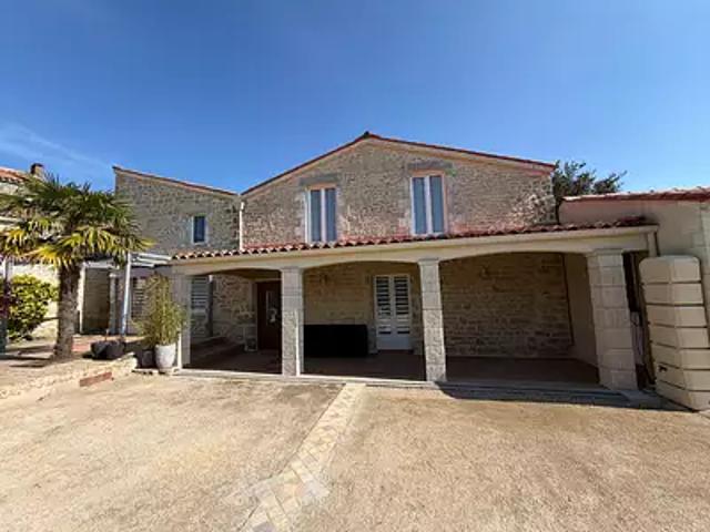 Saint Michel le Cloucq 85200 Achat / Vente maison 7 pièces t7 jardin terrasse