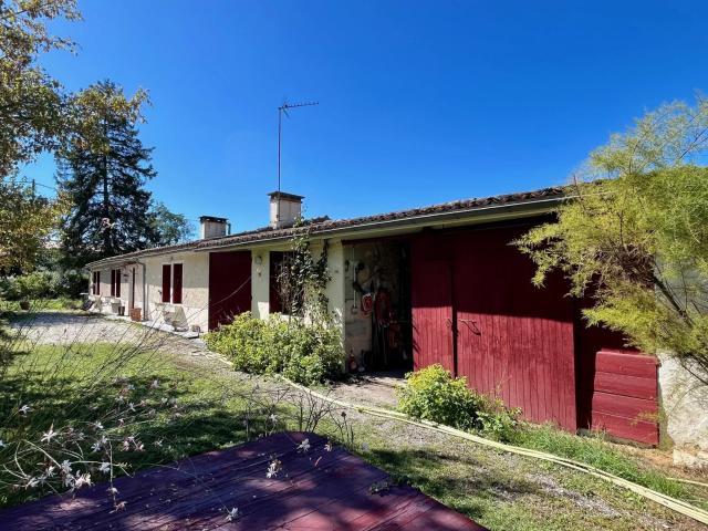 Saint Morillon Authentique maison en pierre avec grand terrain
