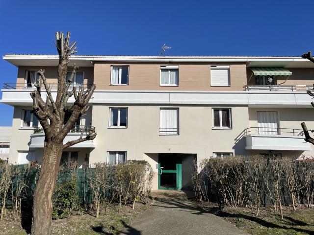 SAINT OUEN L'AUMÔNE APPARTEMENT 3 PIECES BALCON PARKING