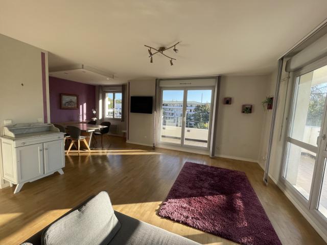 SAINT OUEN L'AUMÔNE Bords d'Oise BEL APPARTEMENT 4 PIECES BALCON ASCENSEUR 2 Places Parking