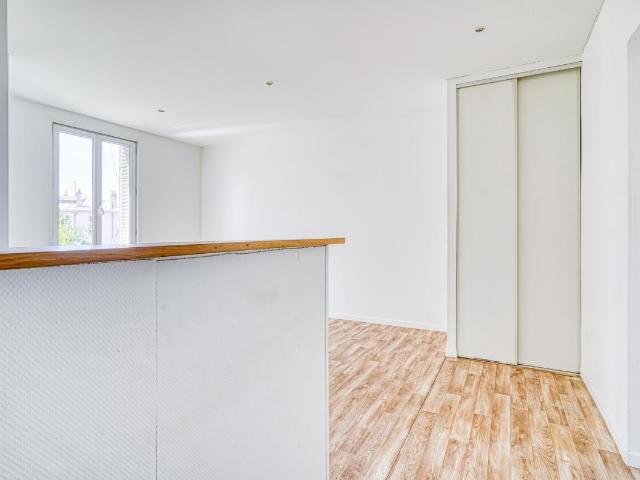SAINT OUEN SUR SEINE – 2 PIÈCES DE 37,90 M² – 4ᵉ ÉTAGE – À 2 MINUTES DU MÉTRO