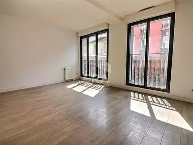 Saint Ouen sur Seine 93400 Achat / Vente appartement 3 pièces t3 parking