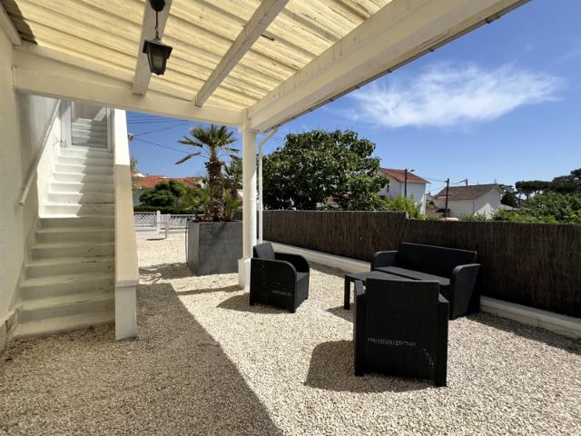 SAINT PALAIS SUR MER 400 M PLAGE DU BUREAU ET DES COMMERCE