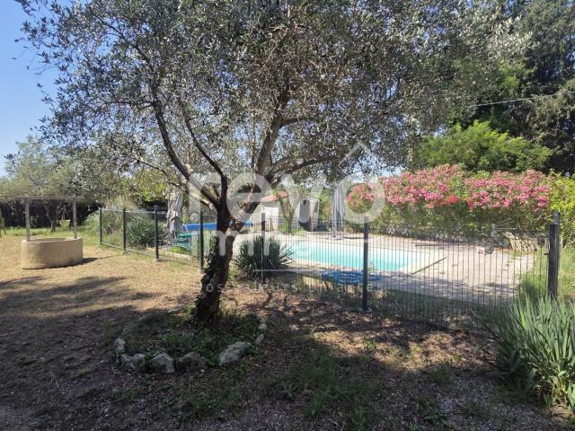 Saint Pargoire: Villa Pp de 108 m² avec piscine et garage su. 105m² Saint Pargoire