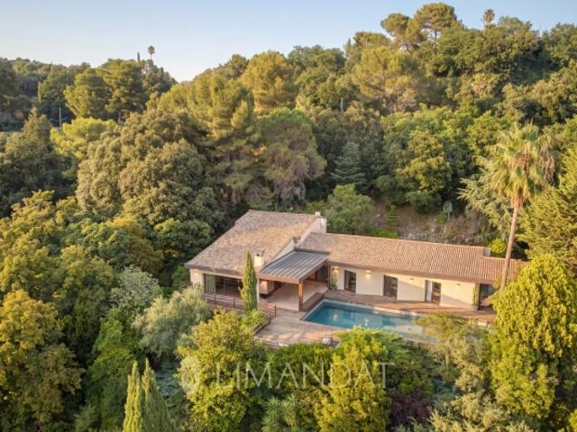 Saint Paul de Vence Villa d'inspiration Japonaise 330 m² terrain 4600 m²