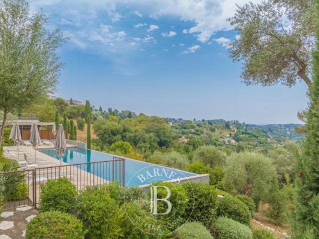 Saint Paul de Vence – Appartement d'exception avec vaste terrasse et vue mer
