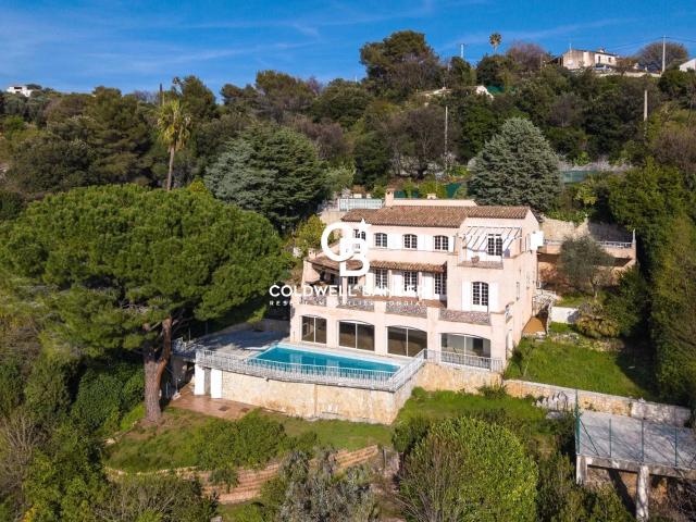 Saint Paul De Vence – Grande villa avec vue dégagée et pisci. 375m² Saint Paul de Vence