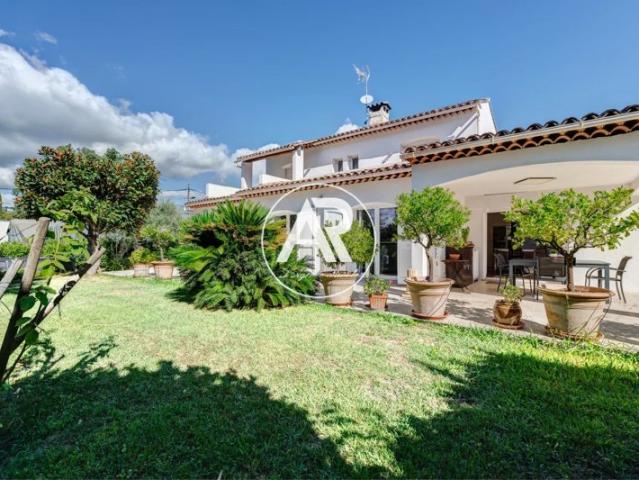 Saint Paul de Vence Villa individuelle 140m2 Terrain piscinable 1700m² Nombreux parkings