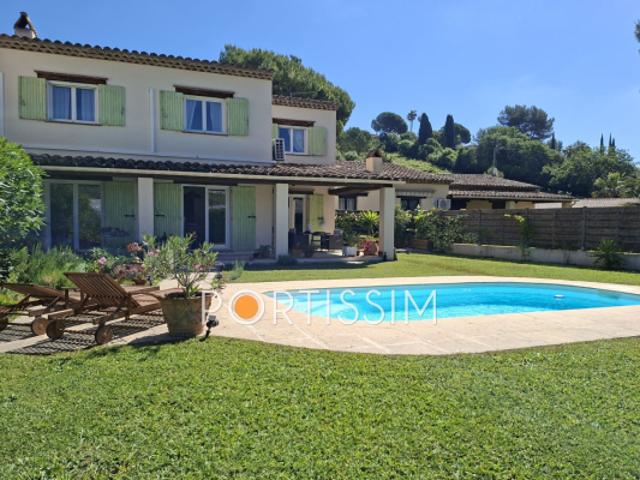 Saint Paul de Vence / villa provençale / piscine / garage