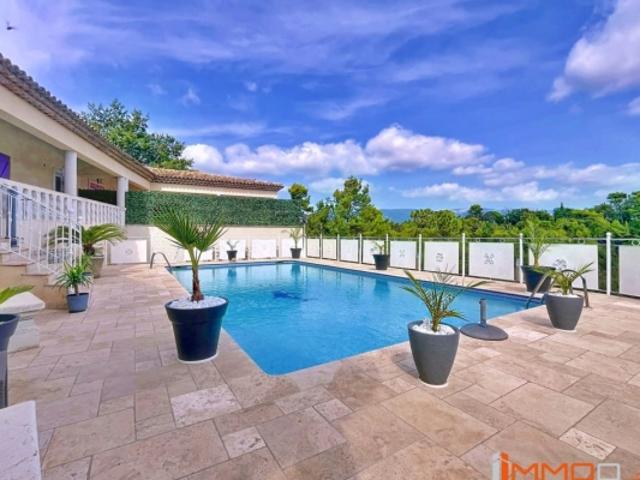 Saint Paul en Foret var, a vendre villa avec piscine, 5 chambr