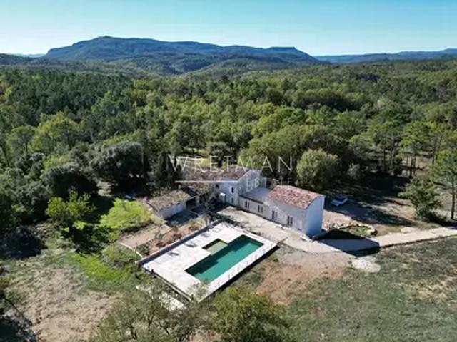 Saint Paul en Forêt 83440 Achat / Vente maison 12 pièces t12 piscine