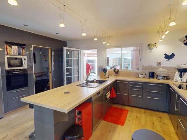 SAINT PAUL LES DAX Maison 6 pièces 140 m² piscine