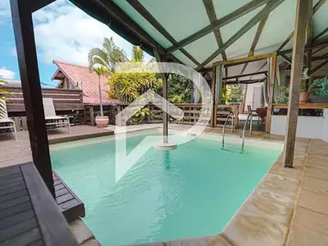 Saint Pierre 97410 Achat / Vente maison 10 pièces t10 au dernier étage
