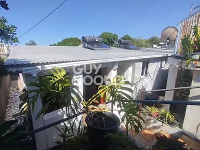Saint Pierre 97410 Achat / Vente maison 6 pièces t6 au dernier étage terrasse