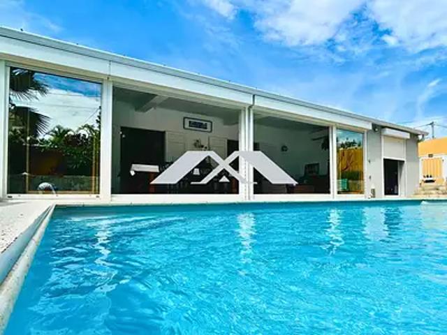 Saint Pierre 97410 Achat / Vente maison 7 pièces t7 piscine terrasse