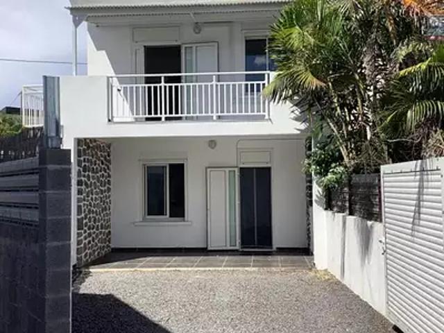 Saint Pierre 97410 Location maison 4 pièces t4 parking
