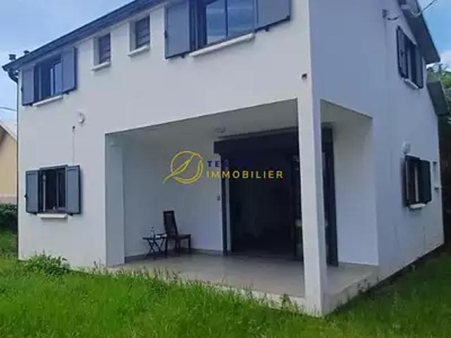 Saint Pierre 97432 Achat / Vente maison 4 pièces t4 terrasse parking