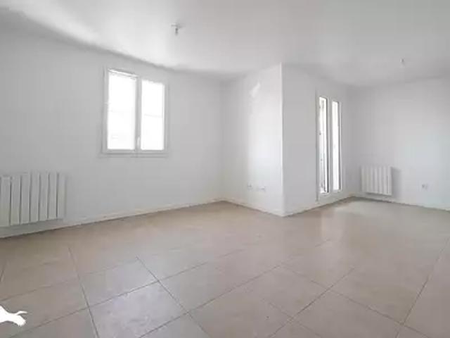 Saint Pierre d'Oléron 17310 Achat / Vente appartement 2 pièces t2 au dernier étage parking