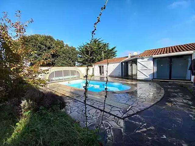 Saint Pierre d'Oléron 17310 Achat / Vente maison 8 pièces t8 au dernier étage terrasse