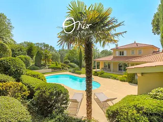 Saint Pierre de Chandieu 69780 Achat / Vente maison 6 pièces t6 au dernier étage piscine