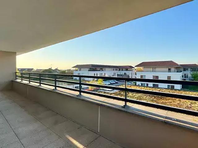 Saint Pierre du Perray 91280 Achat / Vente appartement 3 pièces t3 au dernier étage parking