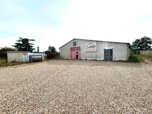 SAINT PIERRE LA GARENNE LOCAL COMMERCIAL 400 M2