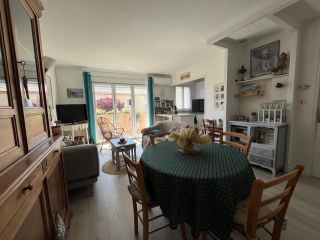 SAINT PIERRE LA MER APPARTEMENT T3 parking + garage 2 voitures