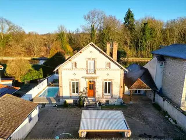 Saint Pierre lès Nemours 77140 Achat / Vente maison 5 pièces t5 piscine cave