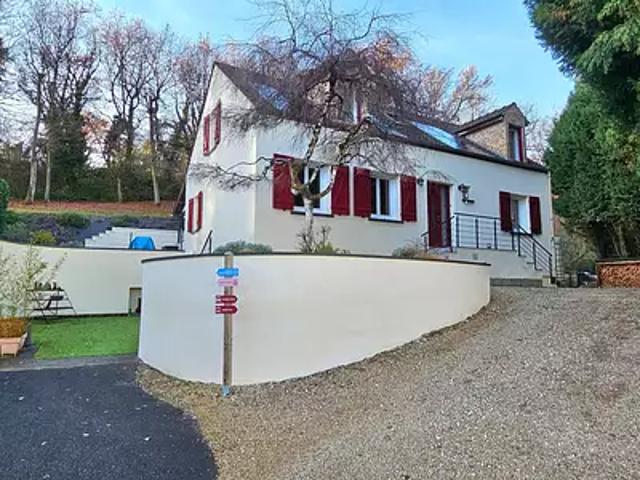 Saint Pierre lès Nemours 77140 Achat / Vente maison 8 pièces t8 parking