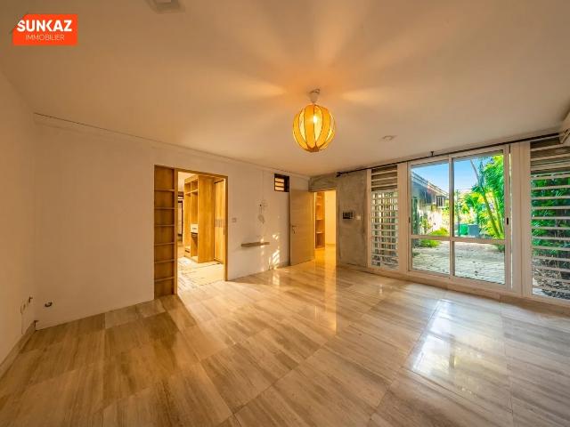 Saint Pierre Maison F8 2900 loyer Louer Maisons Saint Pierre SUNKAZ