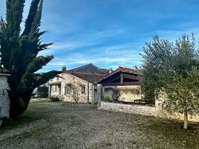 Saint Porchaire 17250 Achat / Vente maison 3 pièces t3 jardin
