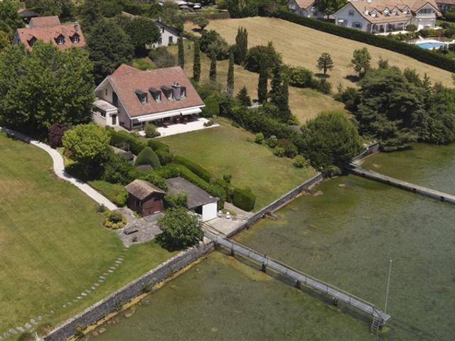 SAINT PREX – ZWEI VILLEN AM UFER DES GENFER SEES, MIT PRIVATEM ZUGANG ZUM SEE