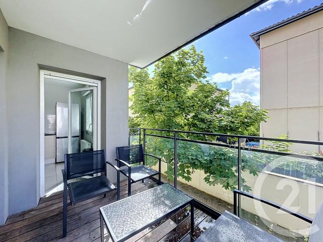 Saint Priest Location Appartement 69