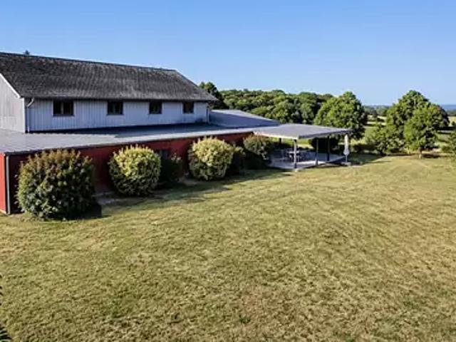 Saint Priest la Feuille 23300 Achat / Vente maison 8 pièces t8 au dernier étage piscine