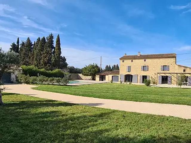 Saint Quentin la Poterie 30700 Achat / Vente maison 7 pièces t7 piscine terrasse