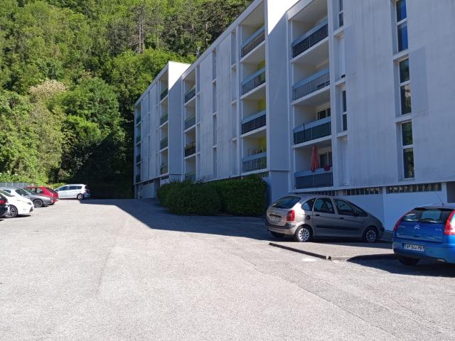 Saint Rambert en Bugey Location Appartement 01