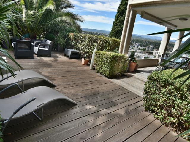 SAINT RAPHAEL Appartement d'exception avec vue panoramique sur l'Estérel