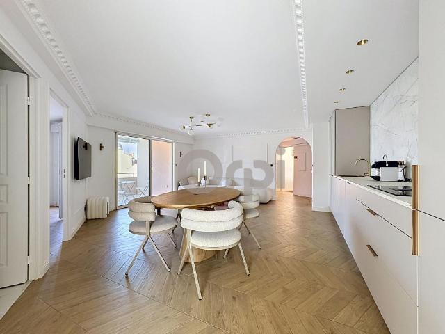 Saint Raphaël: Appartement d'exception refait à neuf. Tout à pieds