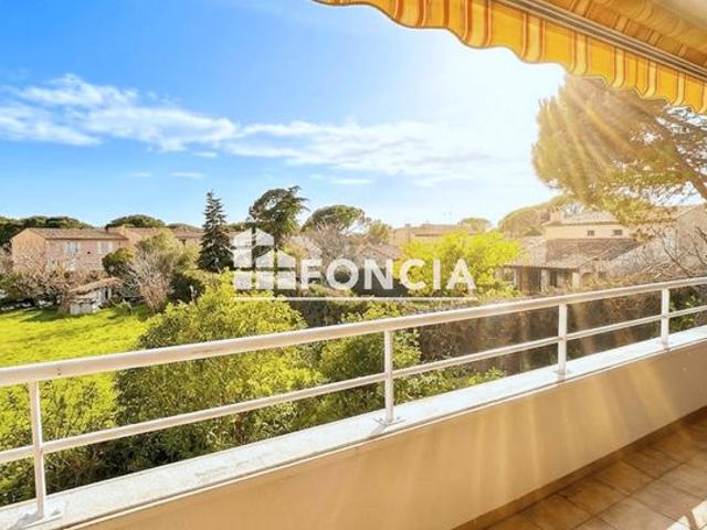 Saint raphael, appartement 4 pieces, double garage de plus 26 m2, residence au calme
