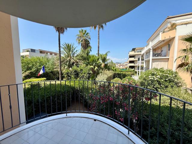 Saint Raphaël: Beau 2 pièces dans résidence sécurisée