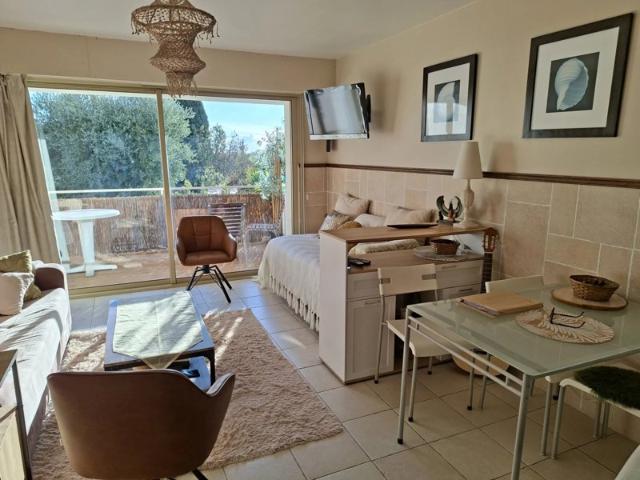 Studio Saint Raphaël Boulouris à vendre