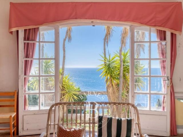 SAINT RAPHAËL: PETITE VILLA AVEC VUE MER PANORAMIQUE
