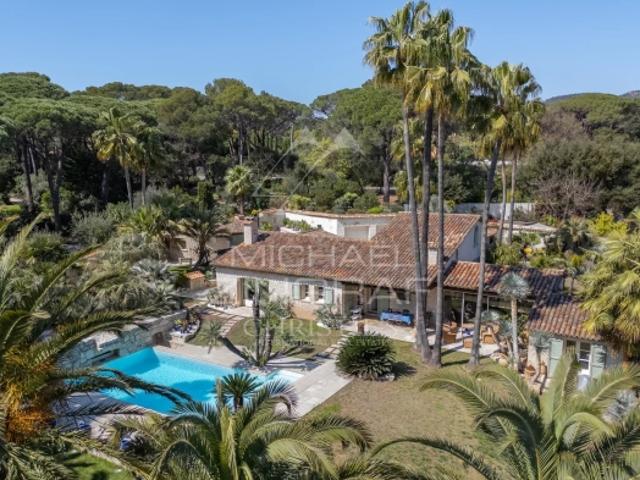 Saint Raphael Valescure Propriété Face au Golf Domaine Fermé