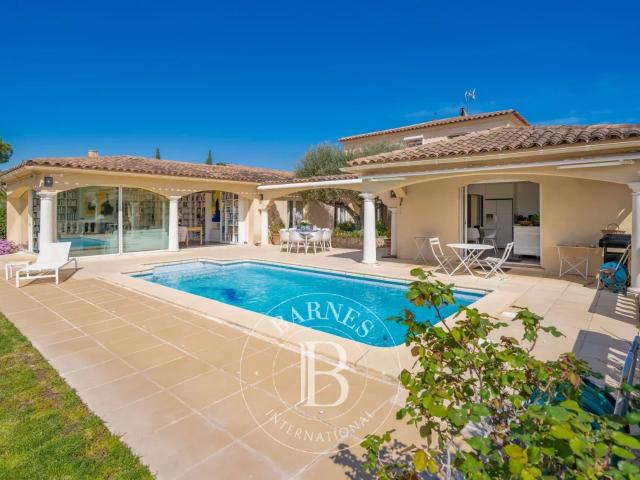 SAINT RAPHAËL VILLA DE STANDING DANS UN ENVIRONNEMENT PRÉSERVÉ