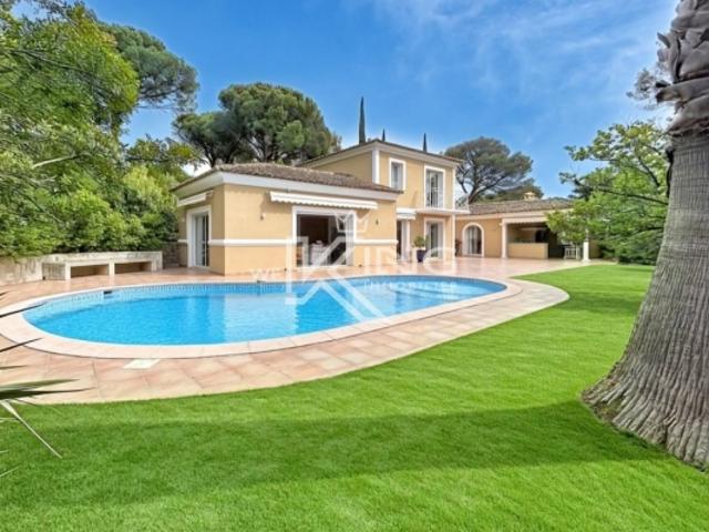 Saint Raphael villa haut de gamme dans domaine fermé