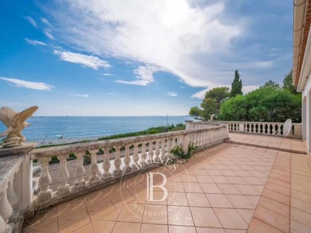 SAINT RAPHAËL VILLA PIED DANS L'EAU VUE MER PANORAMIQUE