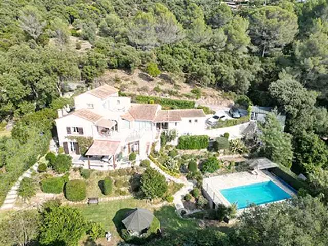 Saint Raphaël 83700 Achat / Vente maison 5 pièces t5 au dernier étage piscine