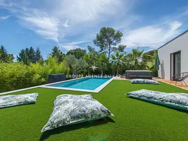 Saint Raphaël 83700 Achat / Vente maison 5 pièces t5 au dernier étage piscine