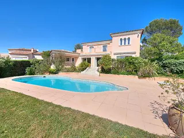 Saint Raphaël 83700 Achat / Vente maison 5 pièces t5 au dernier étage piscine