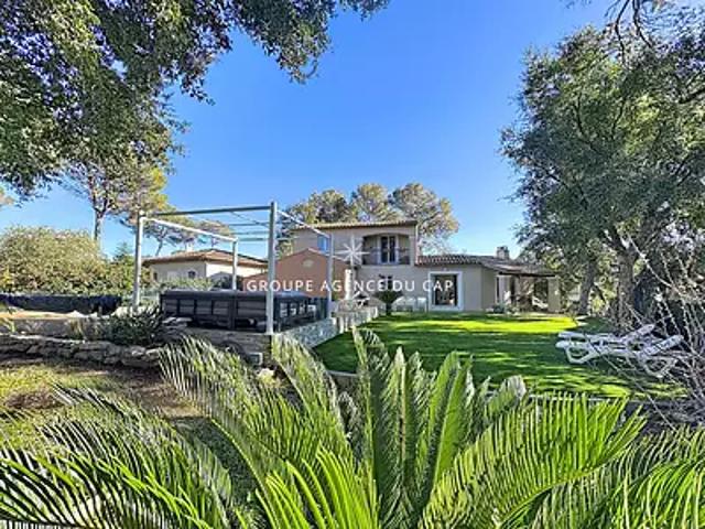 Saint Raphaël 83700 Achat / Vente maison 6 pièces t6 au dernier étage piscine